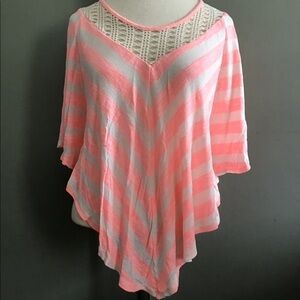 💖Host Pick💖 Maurices dolman sleeve, chevron-striped top with crochet detailing
